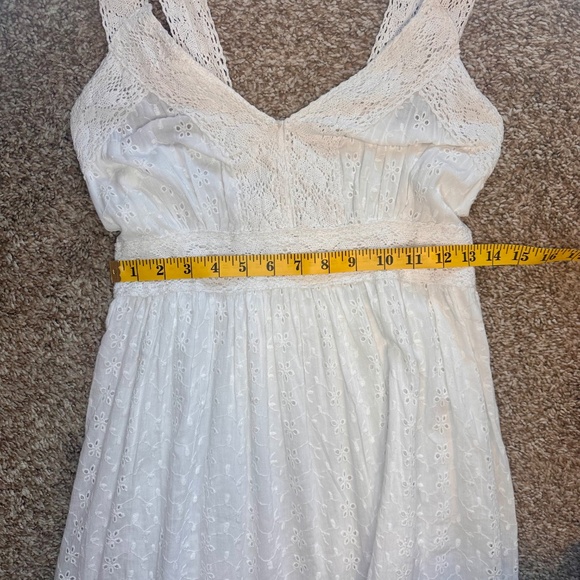 Magic, Sleeveless Eyelet Embroidered Tiered Maxi Dress, Size M - Picture 12 of 12